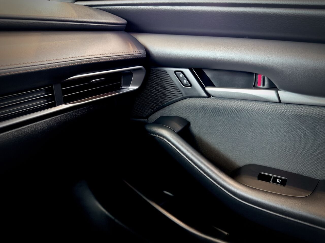 2022 Mazda Mazda3 Sport Grey Notre-Dame-des-Prairies - photo #29