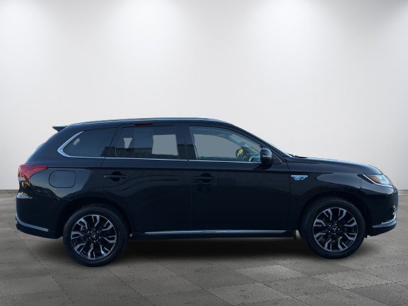 2018 Mitsubishi Outlander Plug-In Hybrid Black Thetford Mines - photo #2