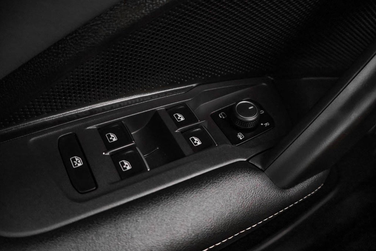 2026 Volkswagen Tiguan Highline Turbo R-Line 4MOTION Grey Sherwood Park - photo #17