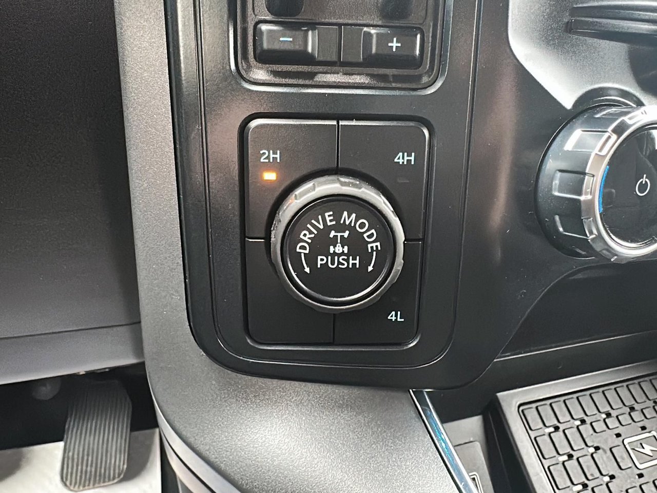 2025 Ford F-150 Blue Rouyn-Noranda - photo #13