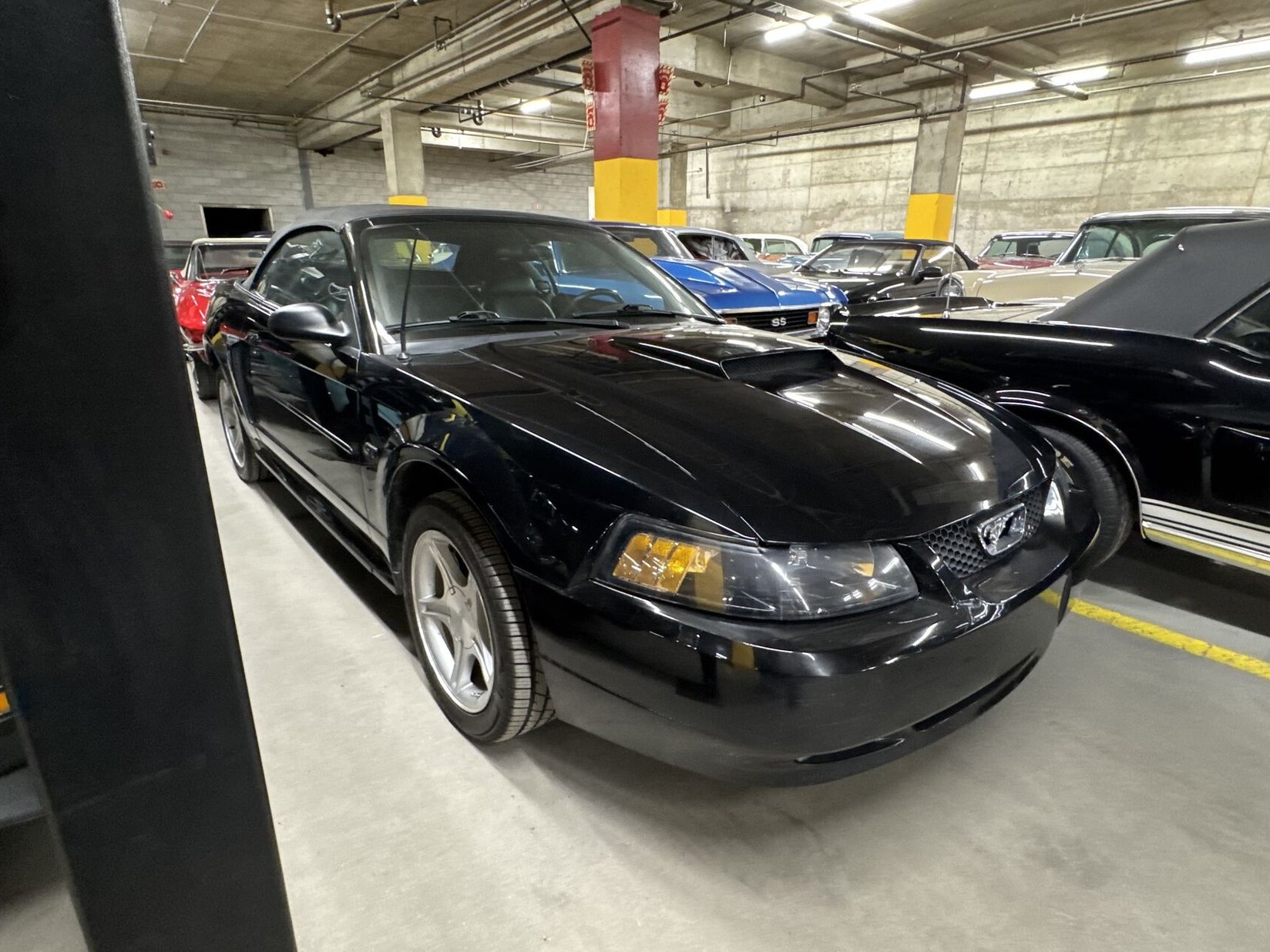 Ford Mustang 2001 Noir Montréal - photo #2