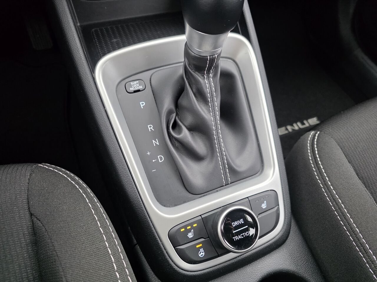 Hyundai Venue Preferred 2024 Blanc Mont-Laurier - photo #27
