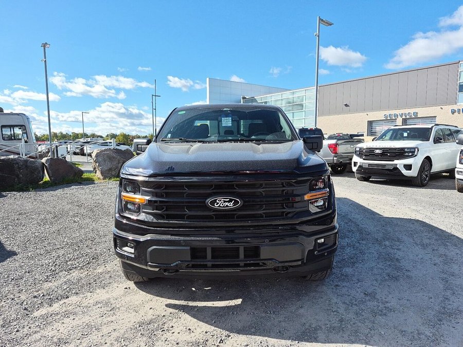 Ford F-150 XLT cabine SuperCrew 4RM caisse de 5,5 pi 2026 Bleu antimatière métallisé