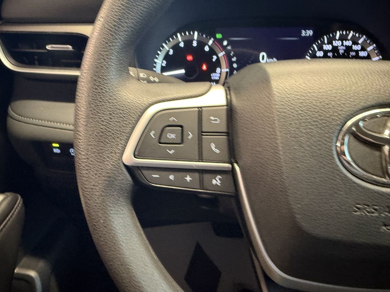 2024 Toyota Highlander Black Saint-Eustache - photo #14