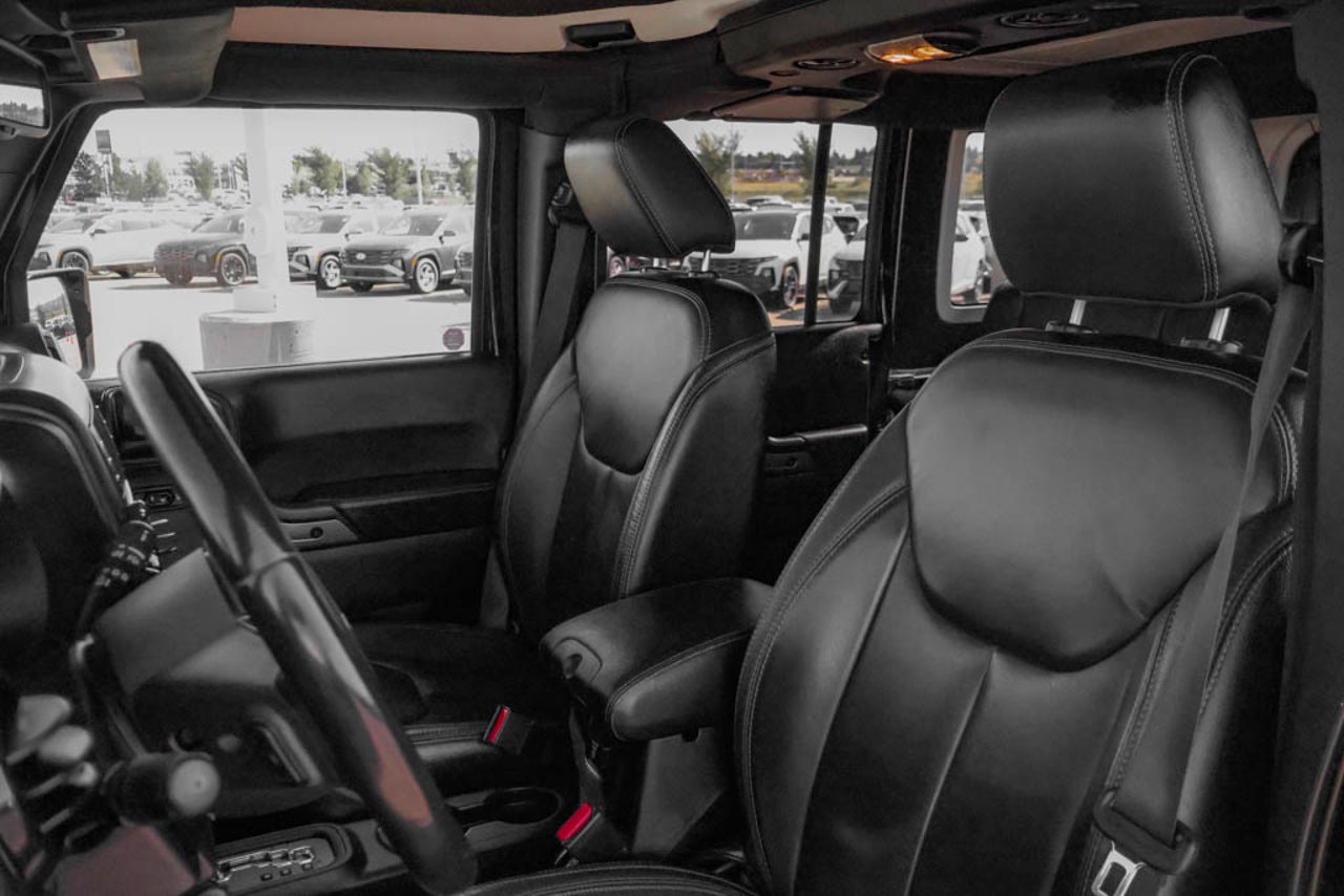 2018 Jeep Wrangler JK Unlimited Sahara 4x4 Black Sherwood Park - photo #24