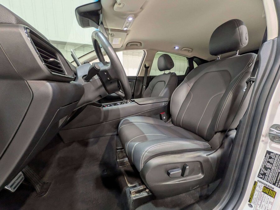 VinFast VF 8 Eco AWD 2025 Blanc