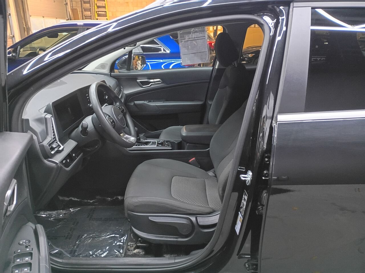 2023 Kia Sportage Black Blainville - photo #16
