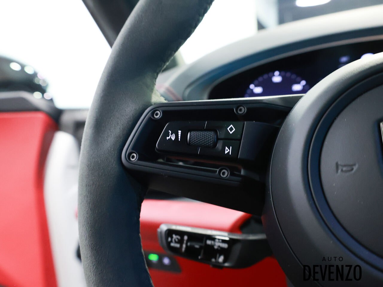 2025 Porsche Macan Grey Saint-Eustache - photo #14
