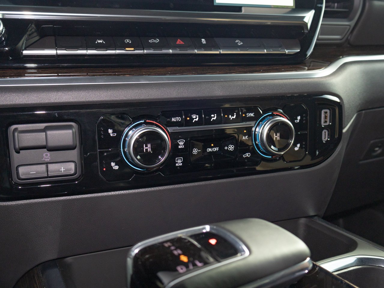 2025 GMC Sierra 1500 4WD Crew Cab 147 Elevation Black Sherwood Park - photo #29