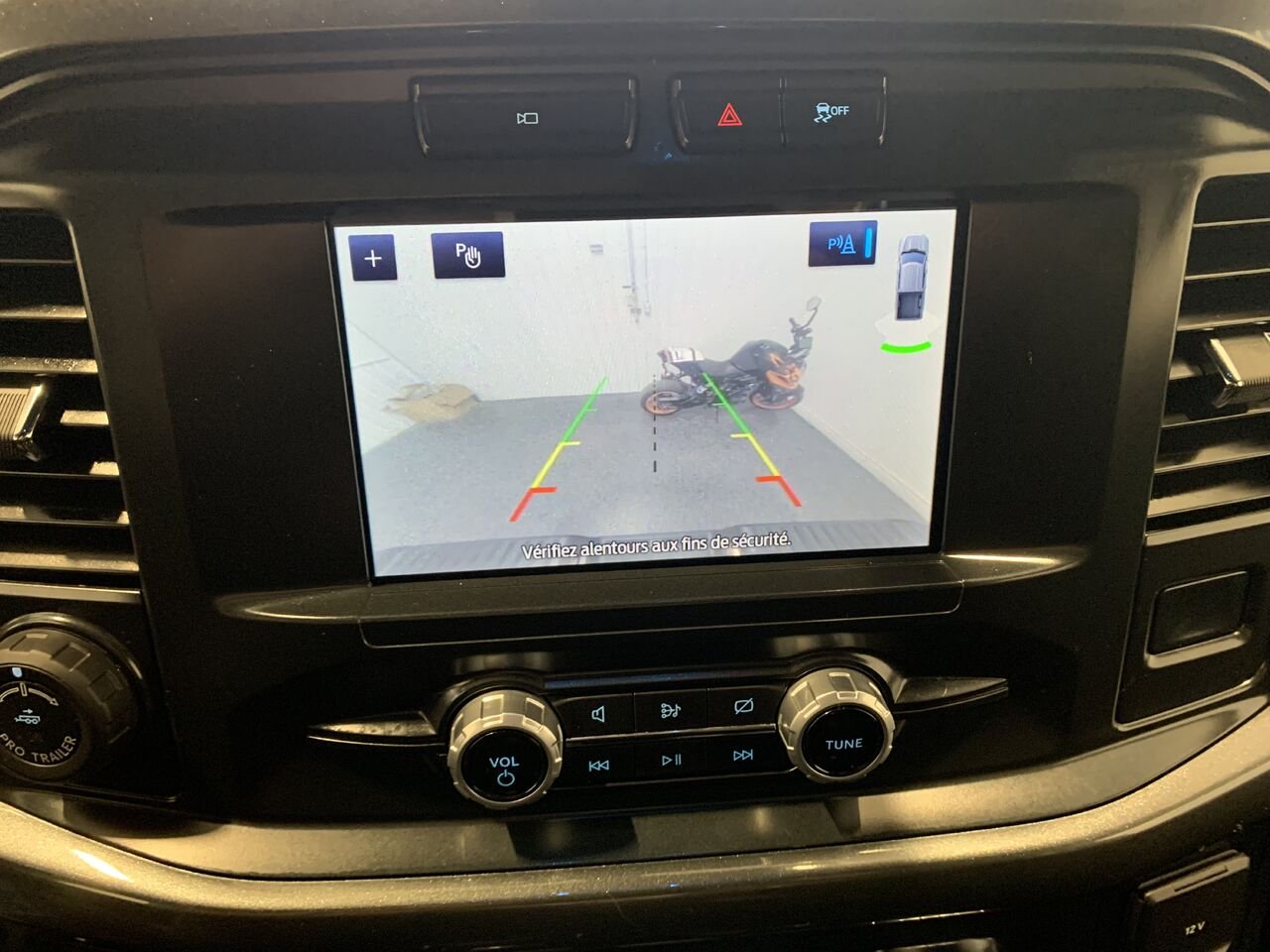2022 Ford F-150 XLT cabine SuperCrew 4RM caisse de 5,5 pi Black Châteauguay - photo #31