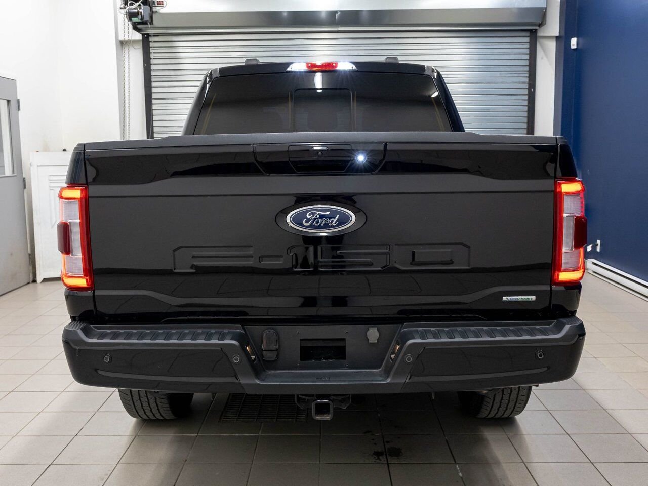 Ford F-150 LARIAT CREW 4X4 502A *TOIT* NAV CUIR SIÈGES VENT 2023 Noir Saint-Jérôme - photo #8