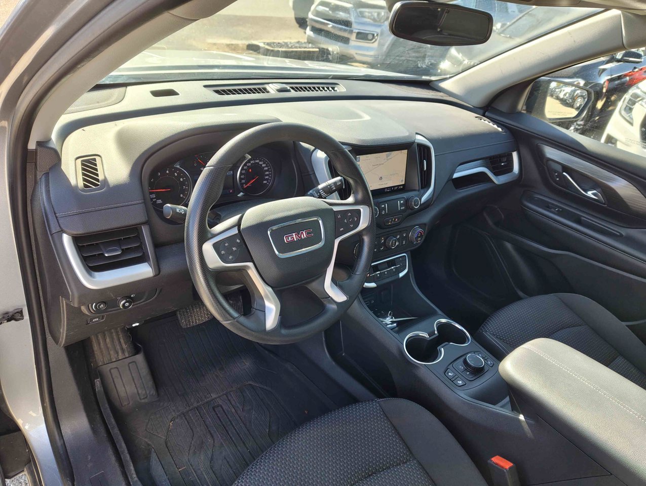 2024 GMC Terrain AWD 4dr SLE Grey Sherwood Park - photo #6