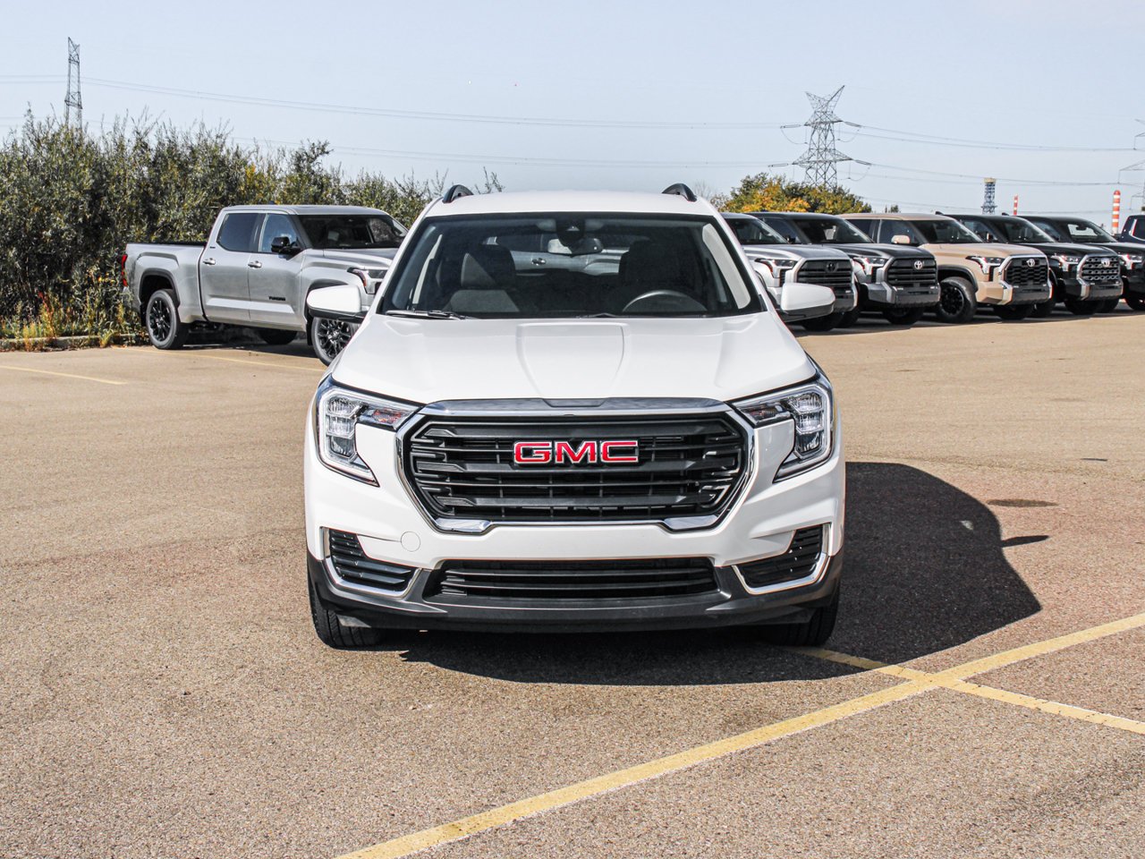 2024 GMC Terrain AWD 4dr SLE White Sherwood Park - photo #2