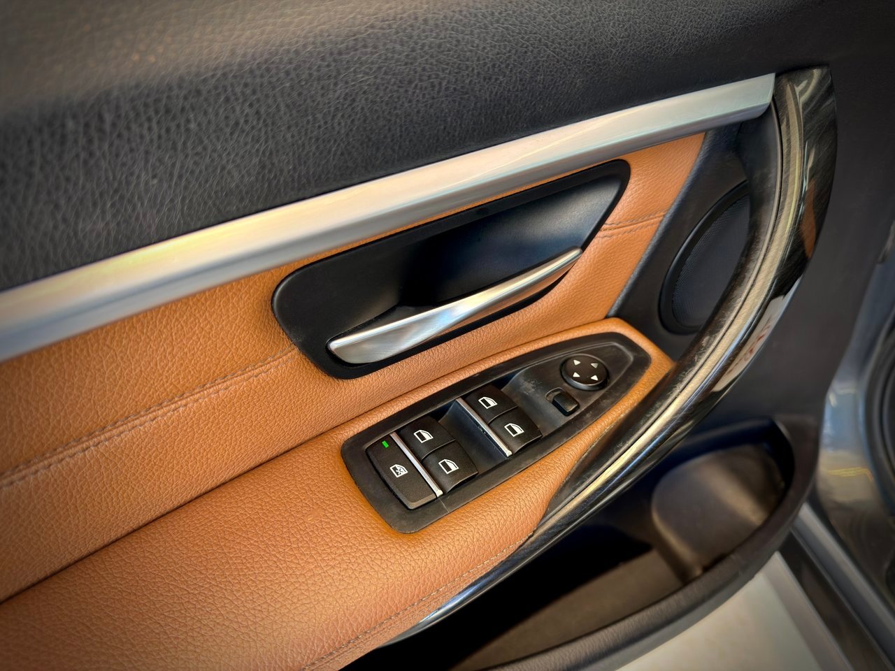 2016 BMW 3 Series Beige Notre-Dame-des-Prairies - photo #30