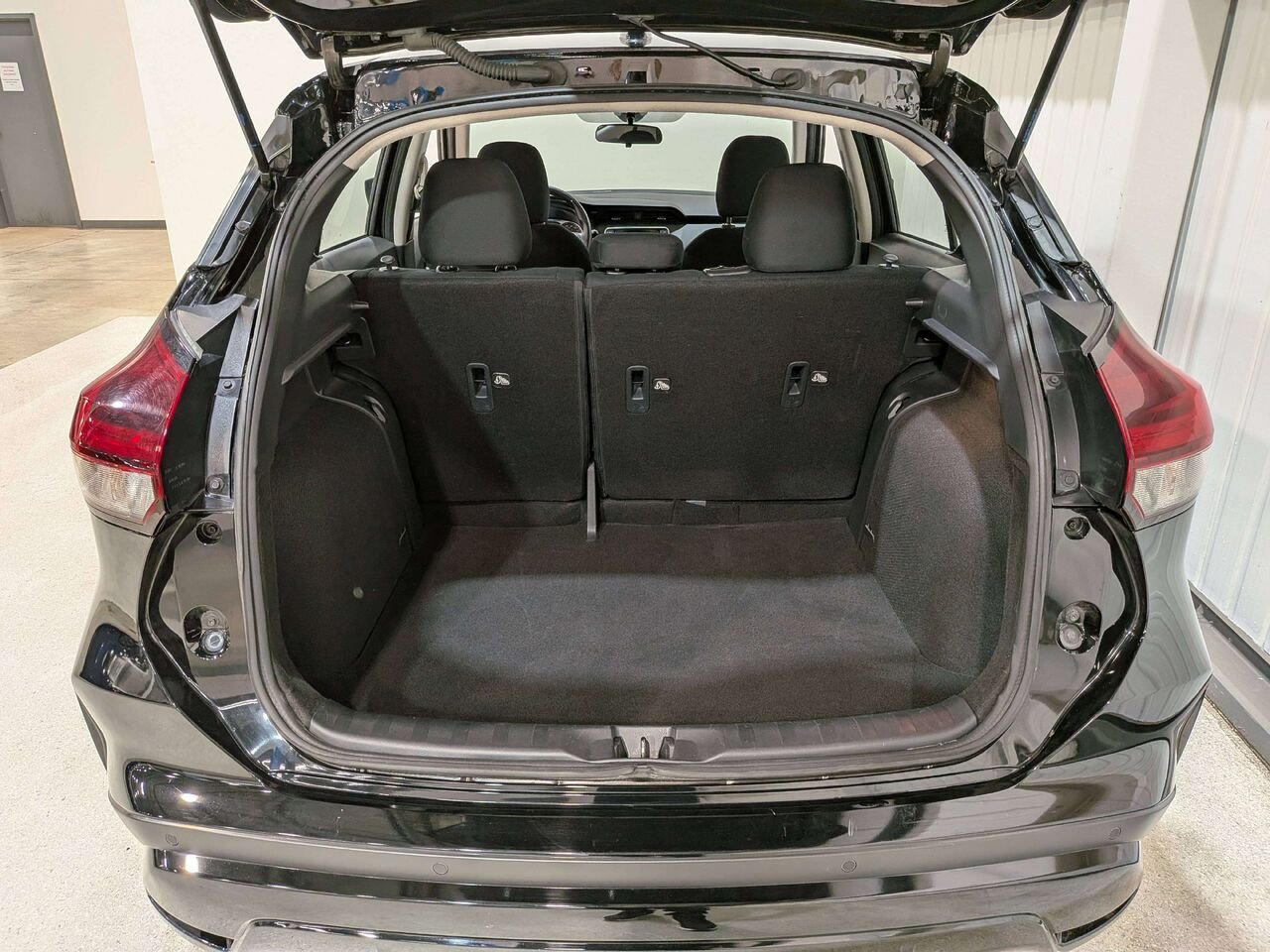 2024 Nissan Kicks S FWD Black Val-David - photo #8