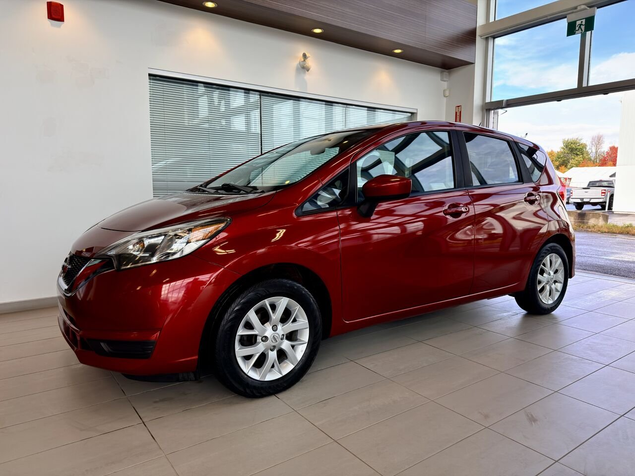 2018 Nissan Versa Note Red Notre-Dame-des-Prairies - photo #3