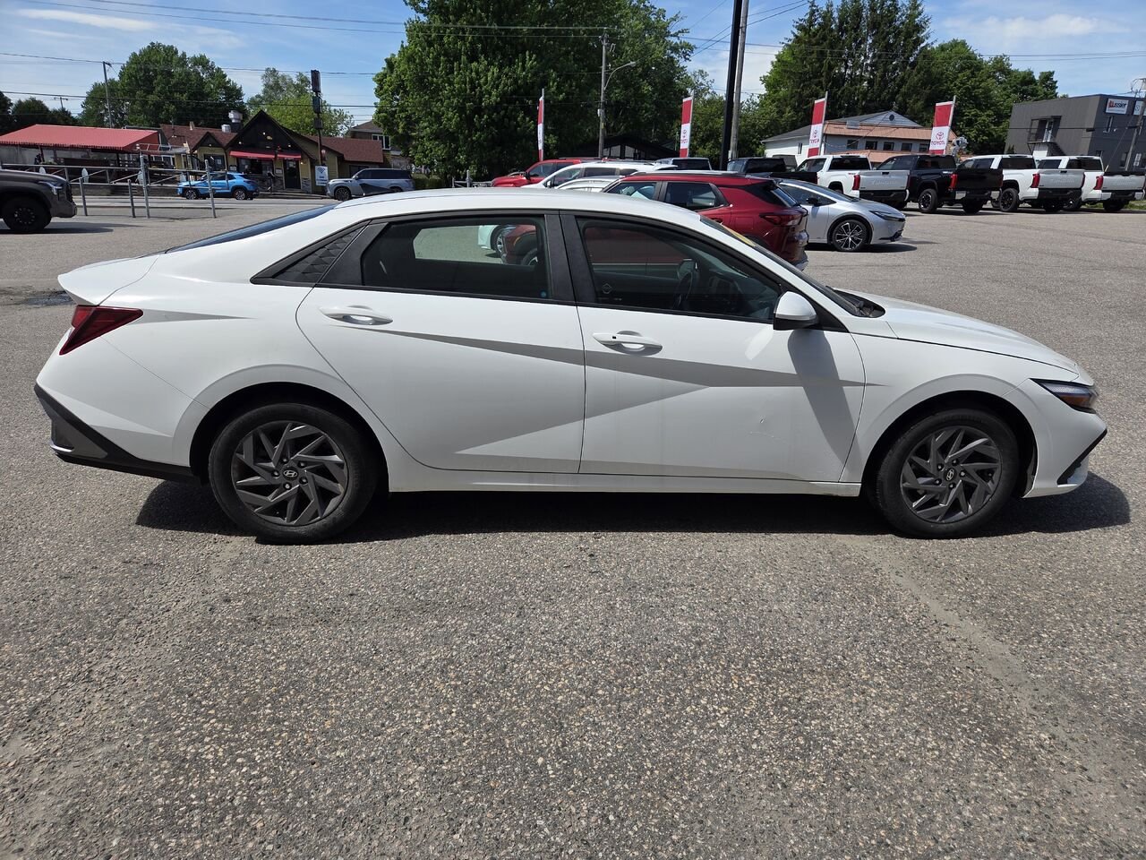 Hyundai Elantra 2024 Blanc Mont-Laurier - photo #3