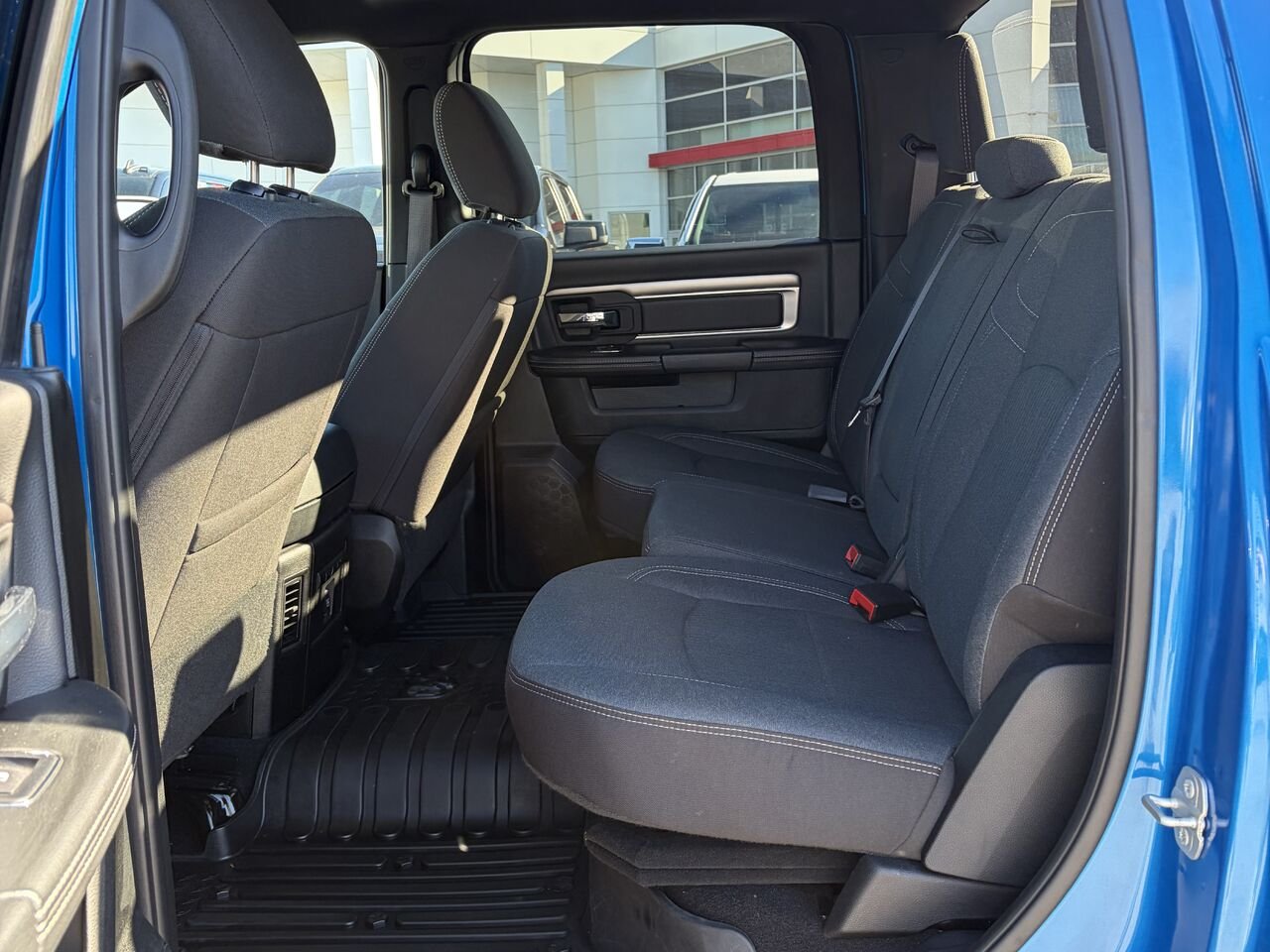 DODGE RAM 1500 SLT Warlock cabine d'équipe 4x4 caisse de 5 pi 7 po 2023 Bleu Gatineau - photo #9
