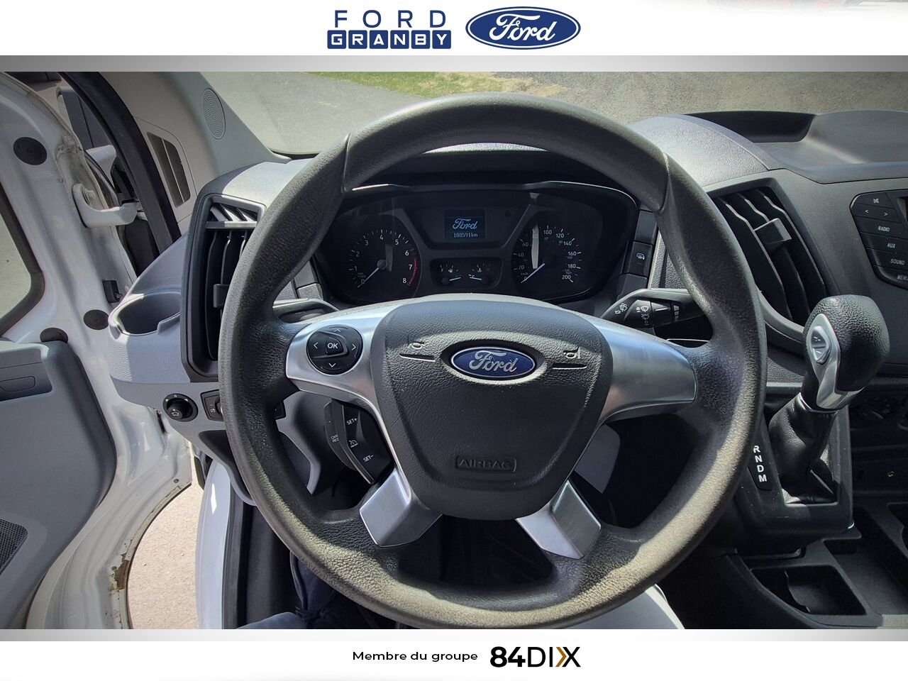 2015 Ford Transit fourgon utilitaire White Granby - photo #18
