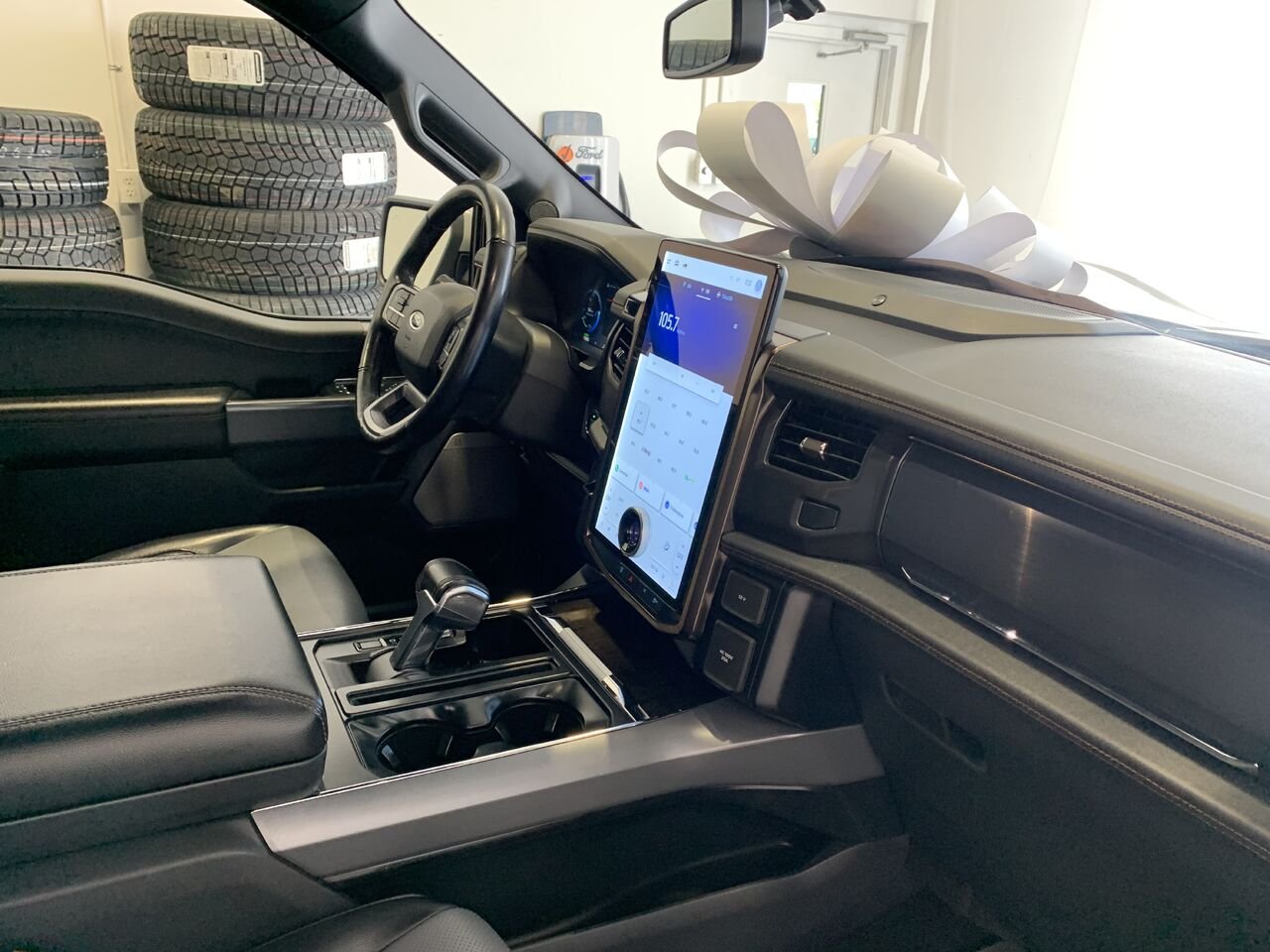 Ford F-150 Lightning LARIAT LARIAT cabine SuperCrew 4RM caisse de 5,5 pi 2023 Gris Châteauguay - photo #22