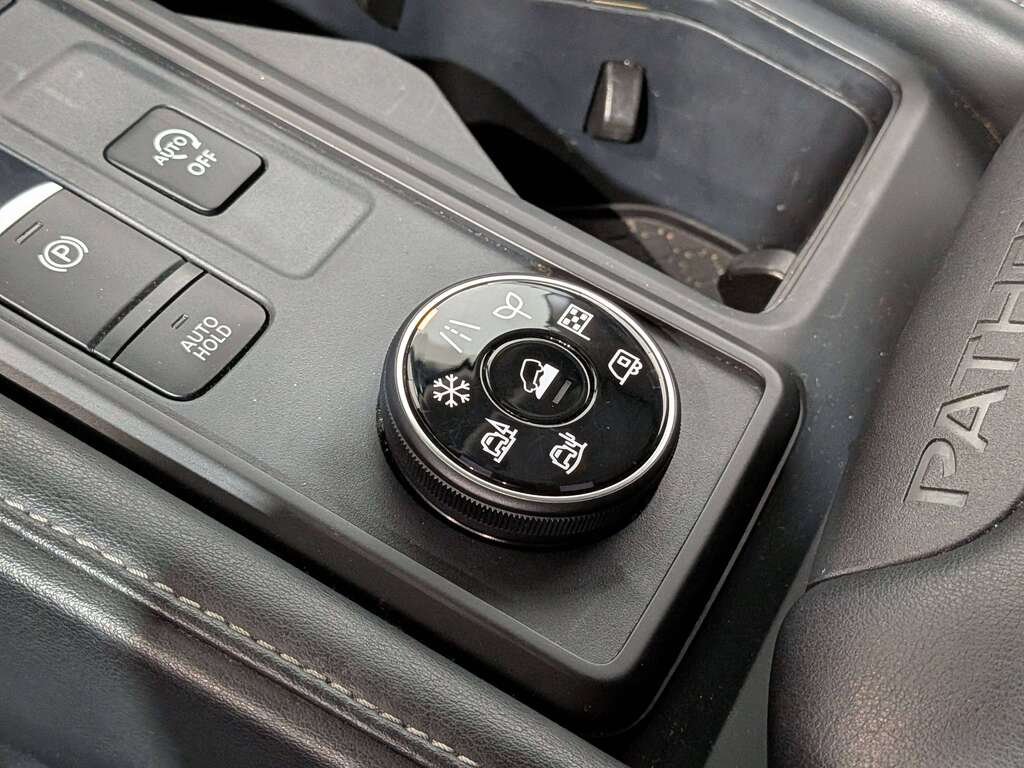 Nissan Pathfinder 2024 Gris Val-David - photo #29