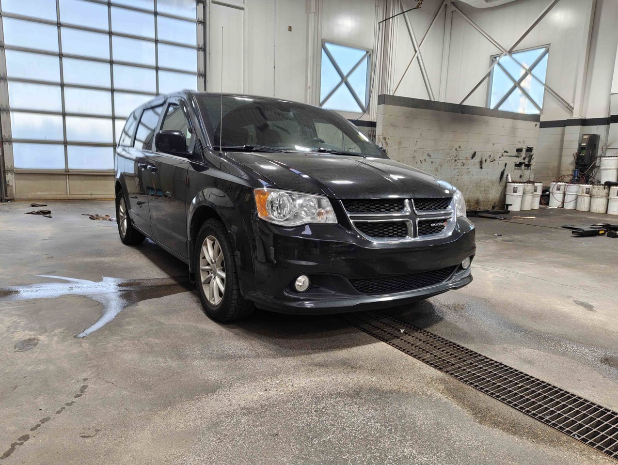 2020 Dodge Grand Caravan Premium Plus 2WD Black Sherwood Park - photo #2