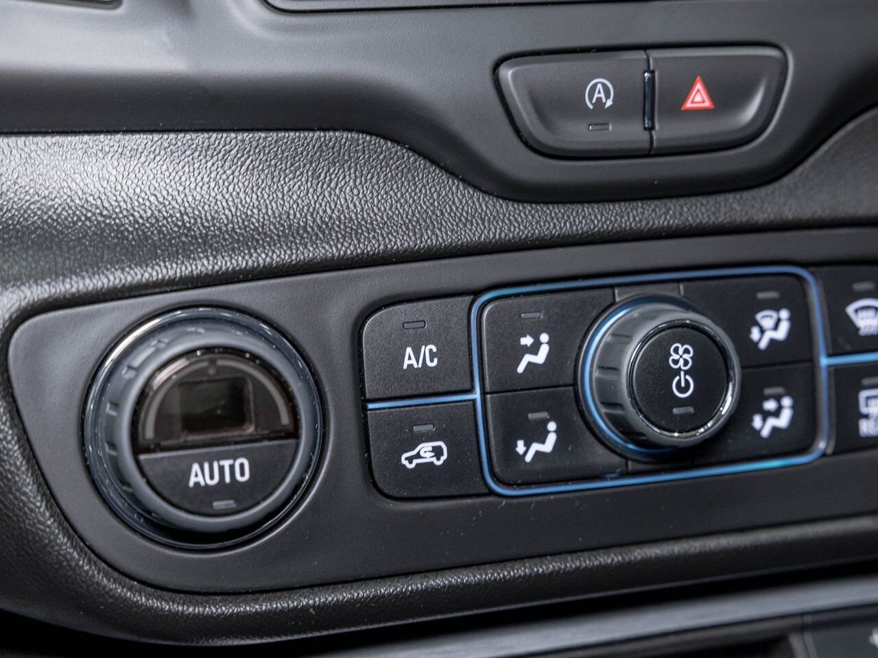 GMC Terrain SLE AWD *SIÈGES CHAUF* HAYON ELEC CARPLAY REG ADAP 2024 Noir Saint-Jérôme - photo #21