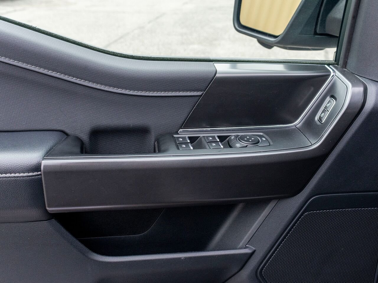 Ford F-150 XLT cabine SuperCrew 4RM caisse de 5,5 pi 2024 Gris Châteauguay - photo #28