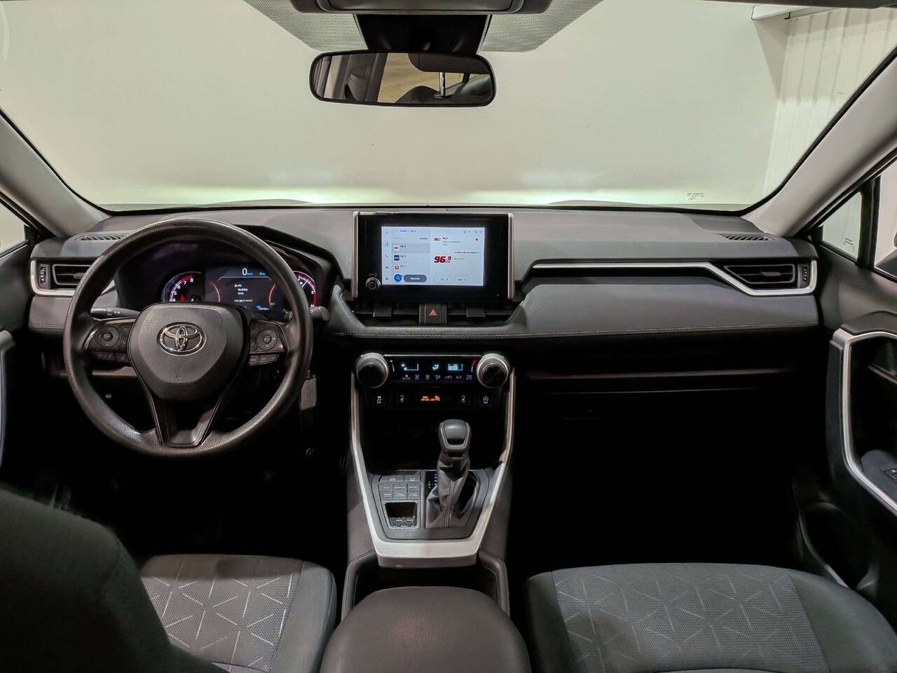 Toyota RAV4 LE AWD 2024 Noir Val-David - photo #11