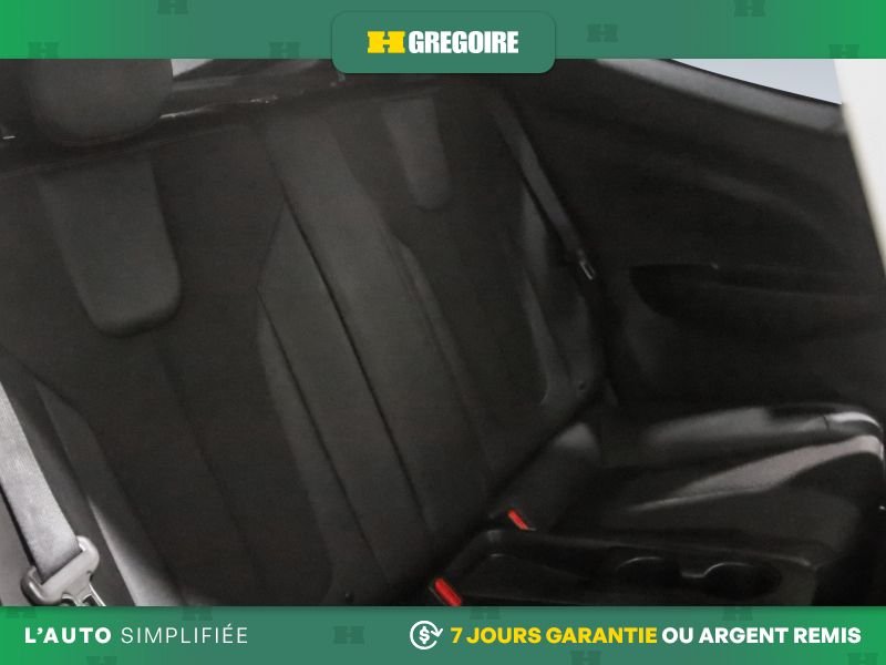 2019 Hyundai Veloster White Blainville - photo #28