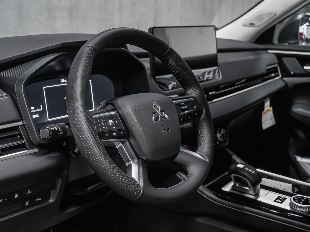 Mitsubishi Outlander PHEV ES 2026 Gris graphite métallisé Montréal - photo #7