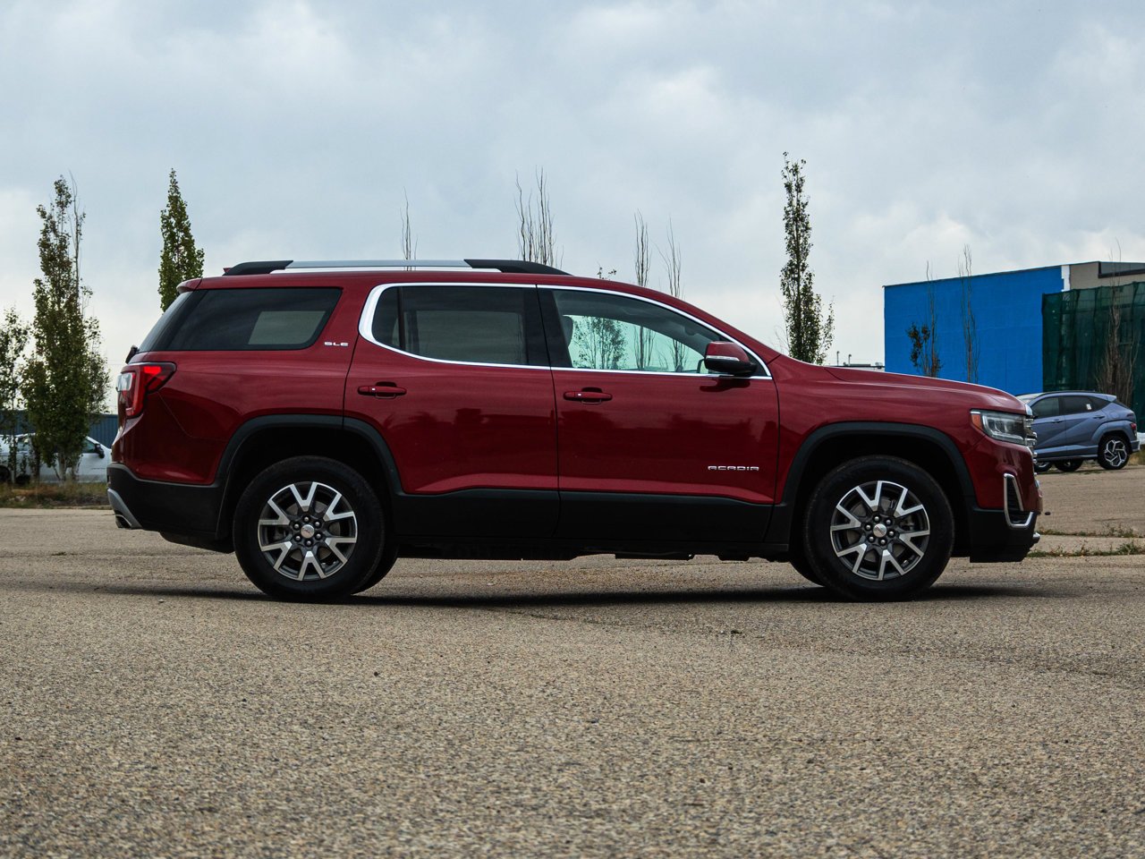 2023 GMC Acadia AWD 4dr SLE Red Sherwood Park - photo #14