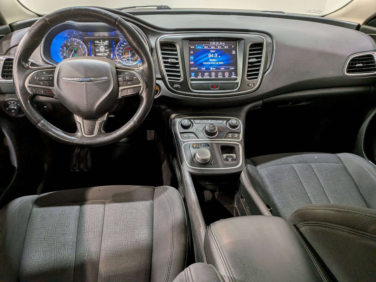 Chrysler 200 4dr Sdn Limited FWD 2016 Bleu Mirabel - photo #28