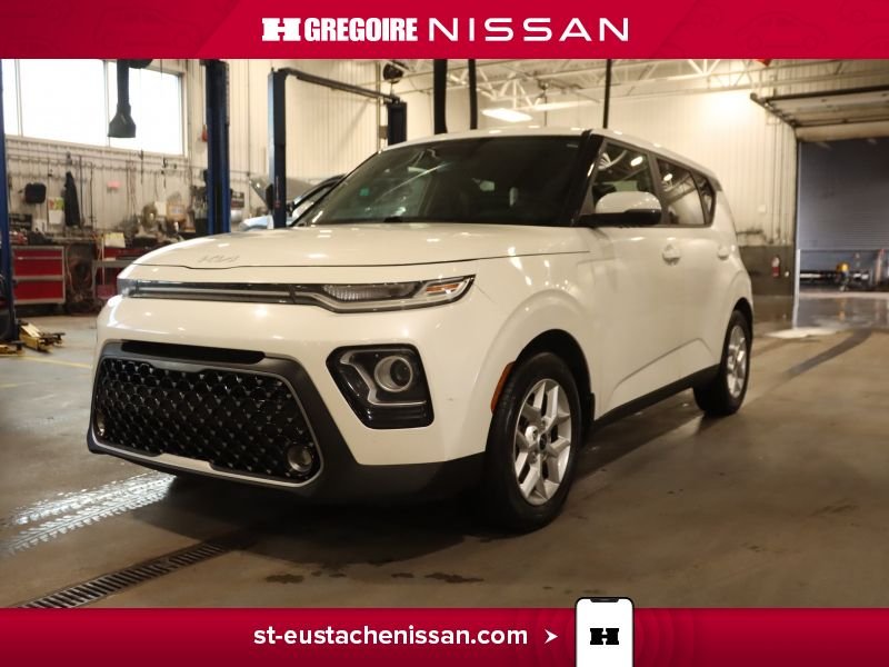 2022 Kia Soul White Laval - photo #4