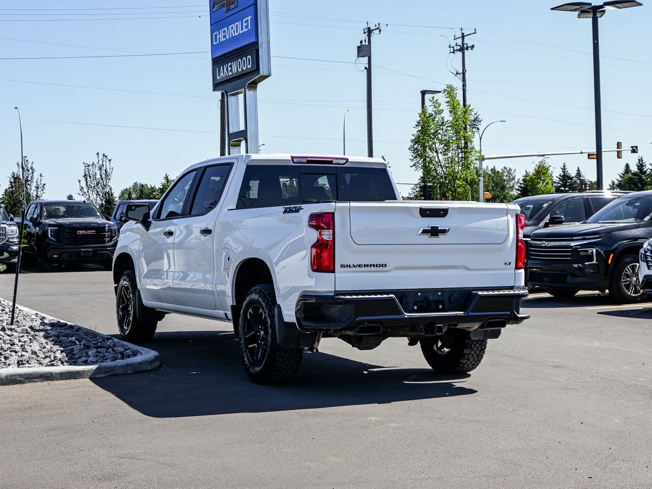 2025 Chevrolet Silverado 1500 4WD Crew Cab 147 LT Trail Boss White Sherwood Park - photo #10