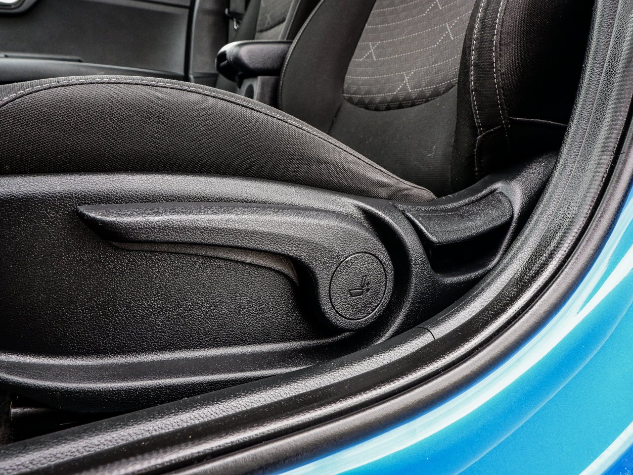 2023 Kia Rio 5-door LX+ IVT Blue Sherwood Park - photo #16