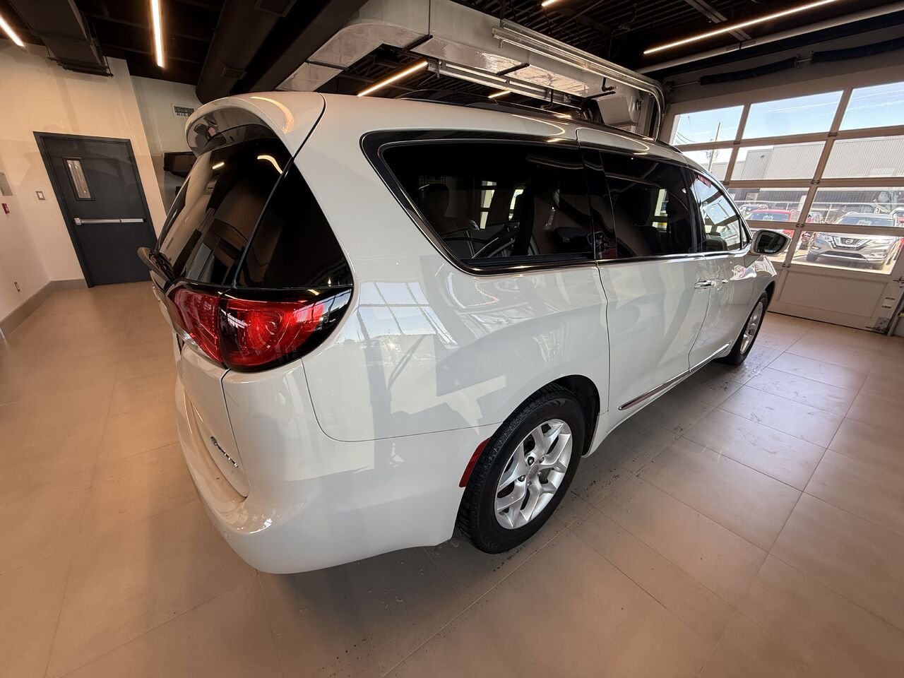 Chrysler Pacifica Hybrid 2020 Beige Saint-Eustache - photo #6