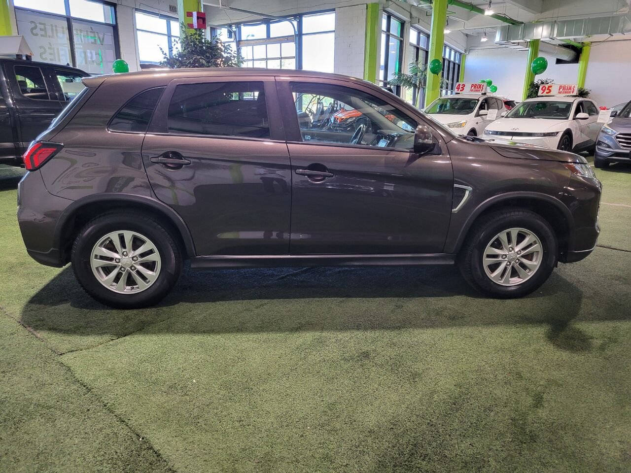 2020 Mitsubishi RVR Brown  - photo #6
