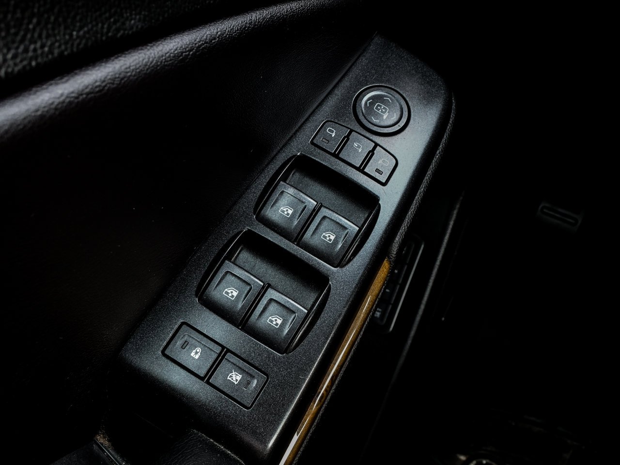 2017 GMC Yukon 4WD 4dr Denali Red Sherwood Park - photo #17