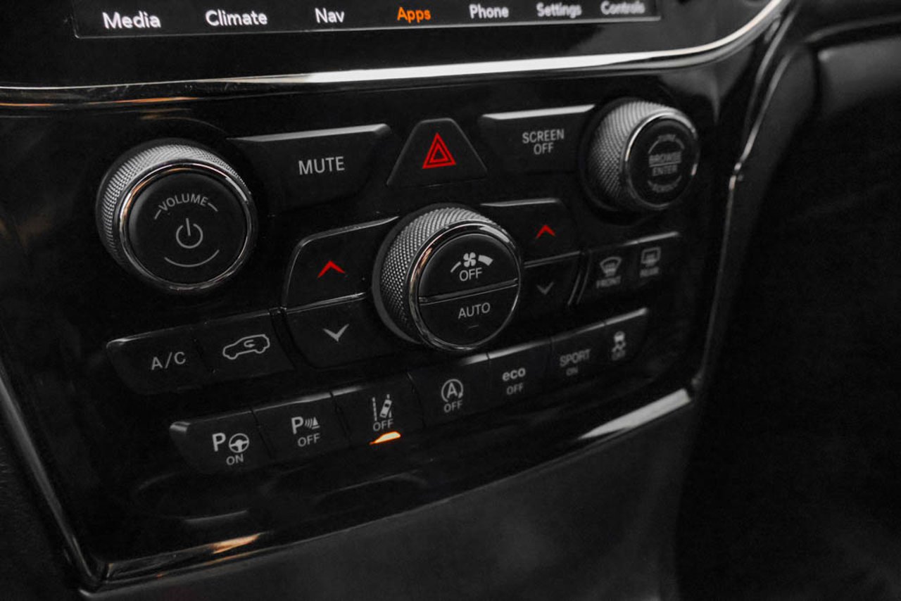 2021 Jeep Grand Cherokee Limited X 4x4 White Sherwood Park - photo #25
