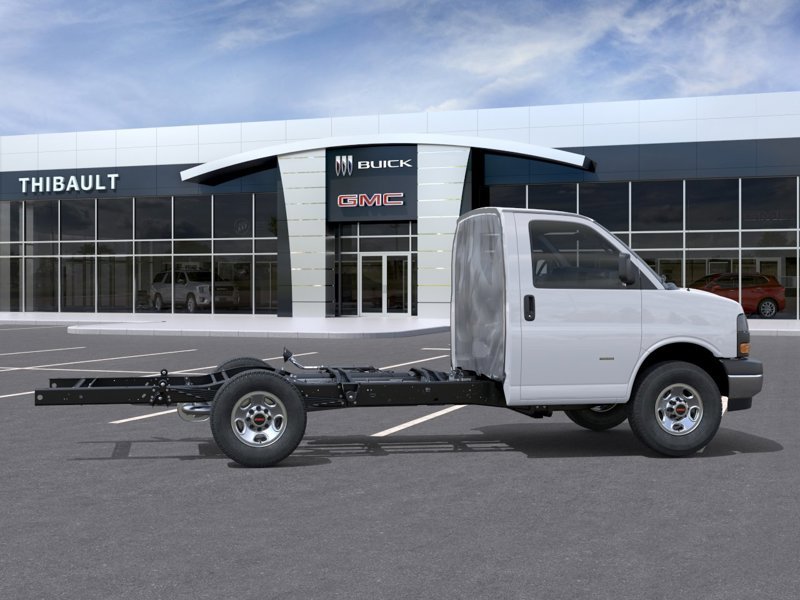 GMC Fourgonnette commerciale tronquée Savana 3500 fourgonnette 139 po 2026 BLANC SOMMET