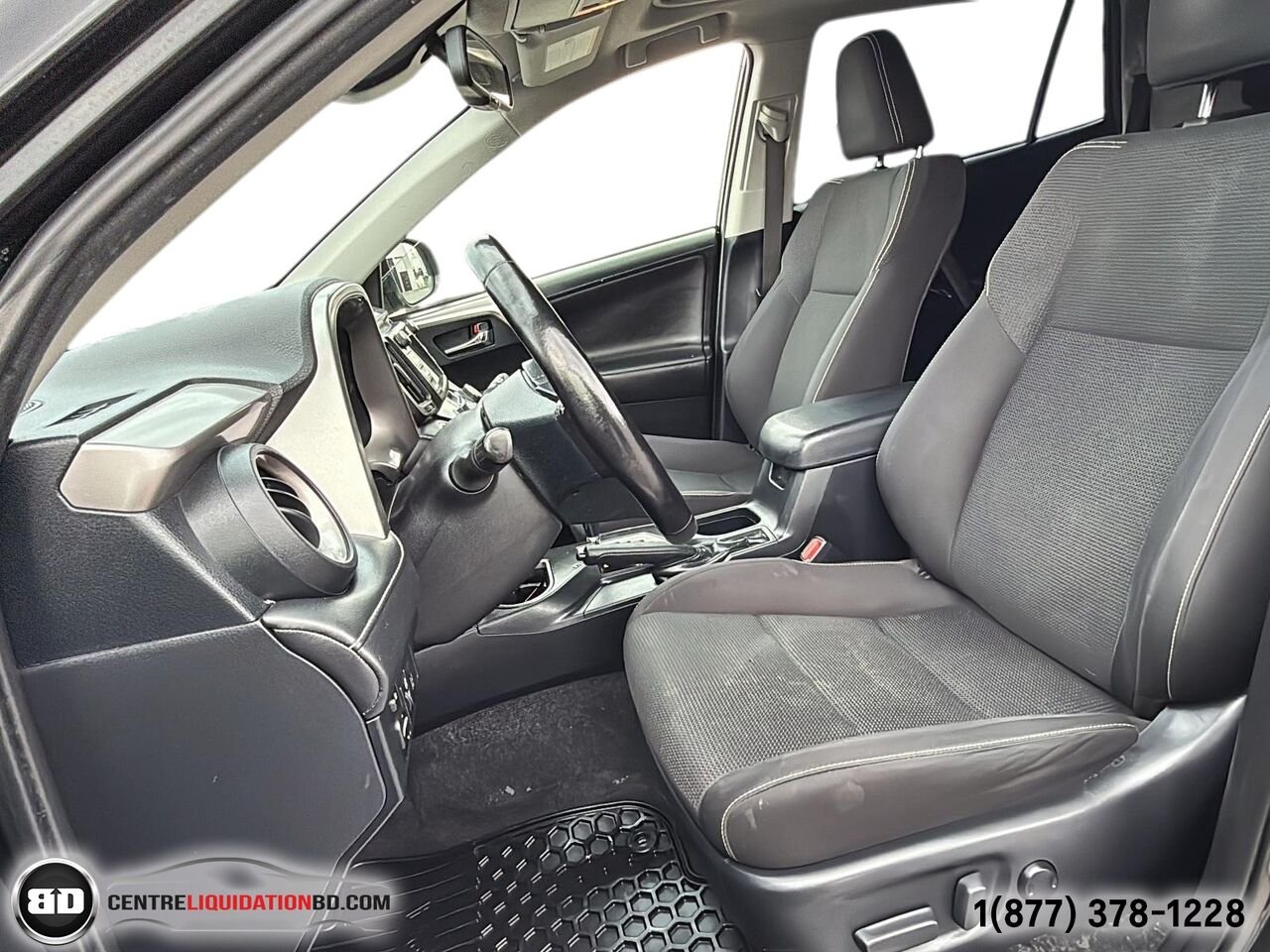 Toyota RAV4 Hybride LE+ 4 portes | BD0221 2017 Noir Granby - photo #12