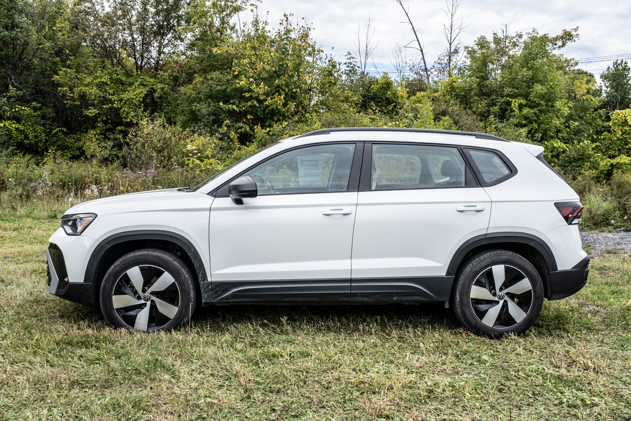 2025 Volkswagen Taos White Gatineau - photo #3