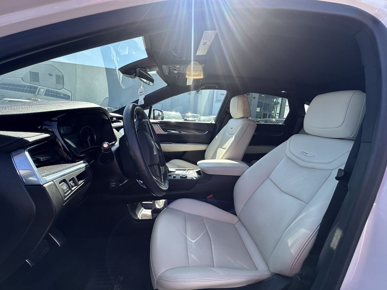 2024 CADILLAC XT5 SPORT Traction intégrale, 4 portes Sport White Gatineau - photo #4