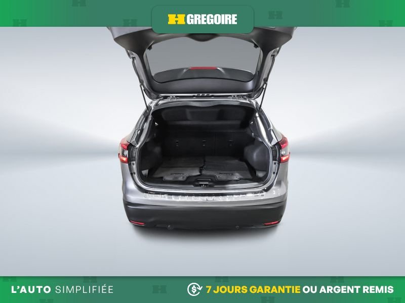 Nissan Qashqai 2023 Gris Laval - photo #26