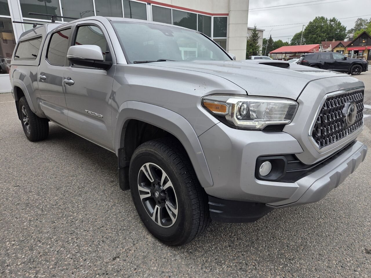 2018 Toyota TACOMA Silver Mont-Laurier - photo #2