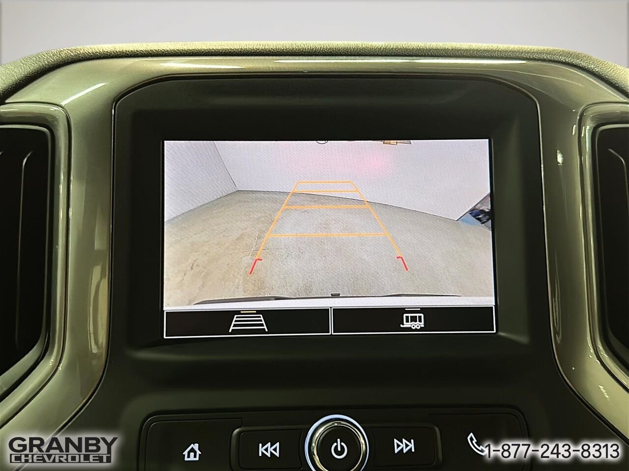 Chevrolet Silverado 1500 Custom Trail Boss Boite 6,6 V8 | G3711 2024 Blanc Granby - photo #22