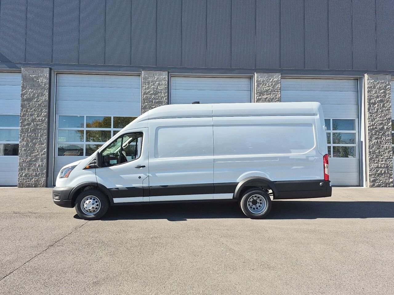 2027 Ford Transit Cargo Van Oxford White Saint-Jérôme - photo #2