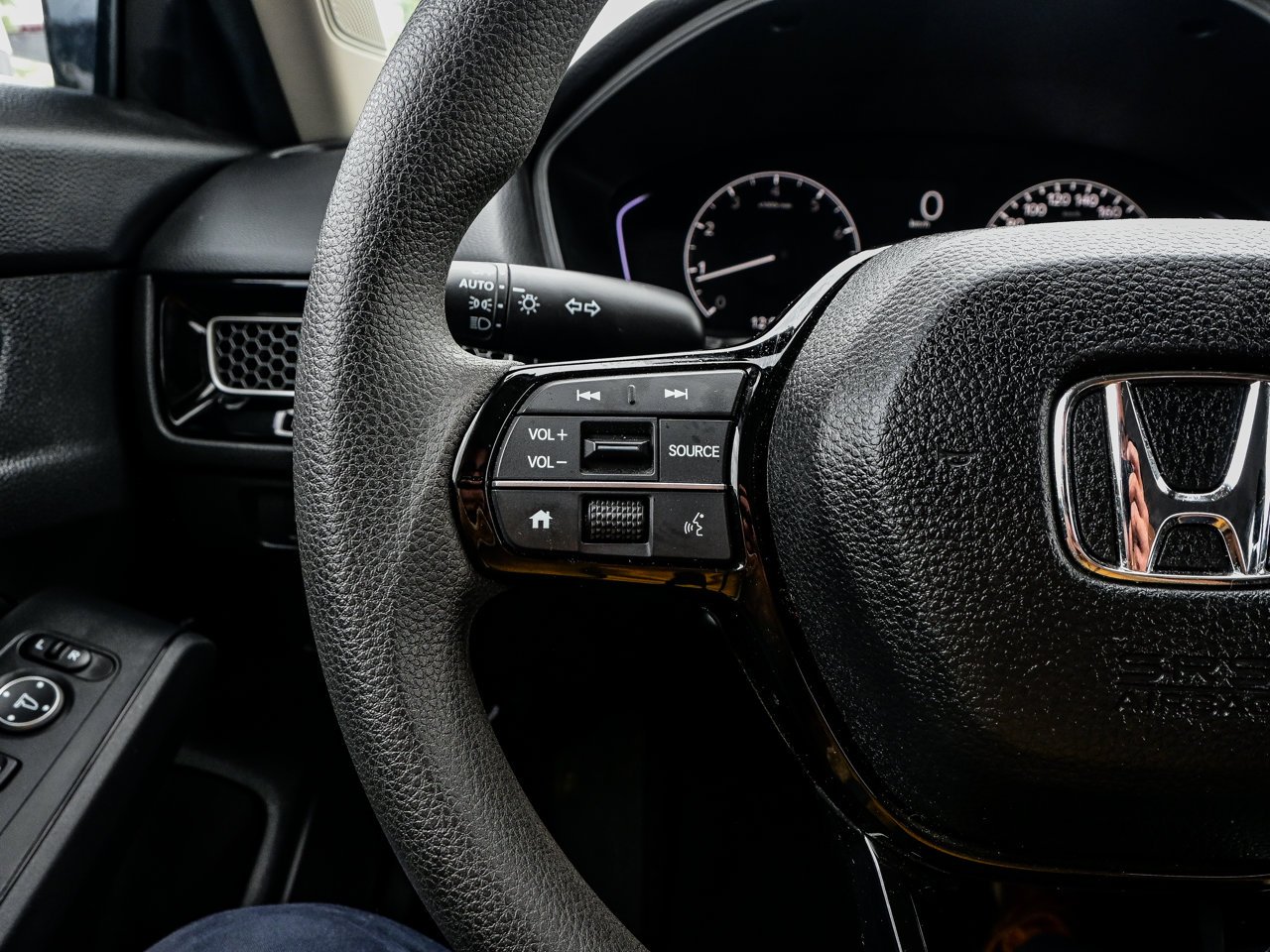 2025 Honda Civic Sedan LX CVT White Sherwood Park - photo #20