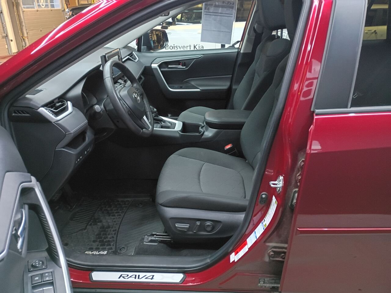 2022 Toyota RAV4 Red Blainville - photo #16